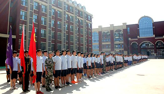 山东凯发k8国际学院2018年秋季学生军训汇演