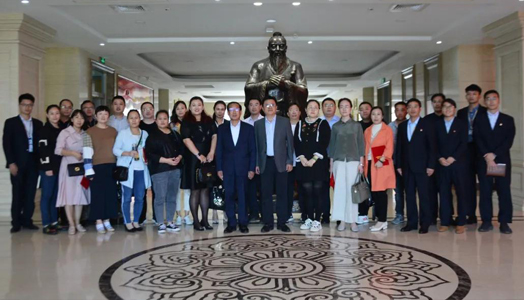 济南市凯发k8国际外国语学校高2020级家长委员会建立